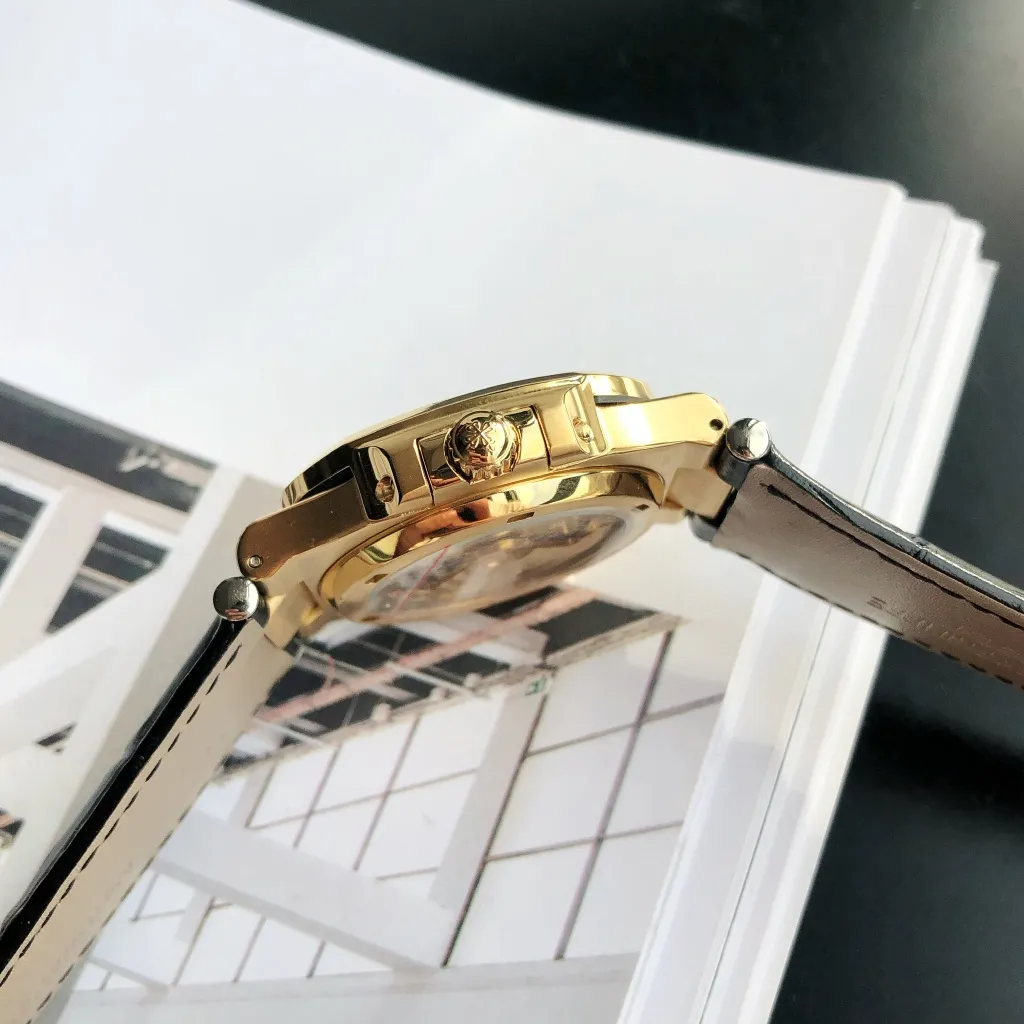 【Foreign trade import】💰2800! Patek Philippe's "Nautilus" Citizen movement comes with new feedback [Movement] Paired with GD's focus on the new Citizen 8215 movement imported from Japan, it inherits Citizen's high-quality, stable and cost-effective advantages, 0️⃣ worries about repairs [Case] 316L stainless steel case CNC technology restores the original shell shape and curvature one to one, pursuing the original 0️⃣ gap [Bracelet] Using 316 stainless steel custom-grade ergonomic bracelet [Dial] Adhering to the fineness of the big manufacturers, we strictly pursue the gap between the text lines, the thickness of the scales, and the luminous color, and strive to synchronize the 0️⃣ gap with the genuine ones ⚠️ Please look for the exclusive quality of GD products